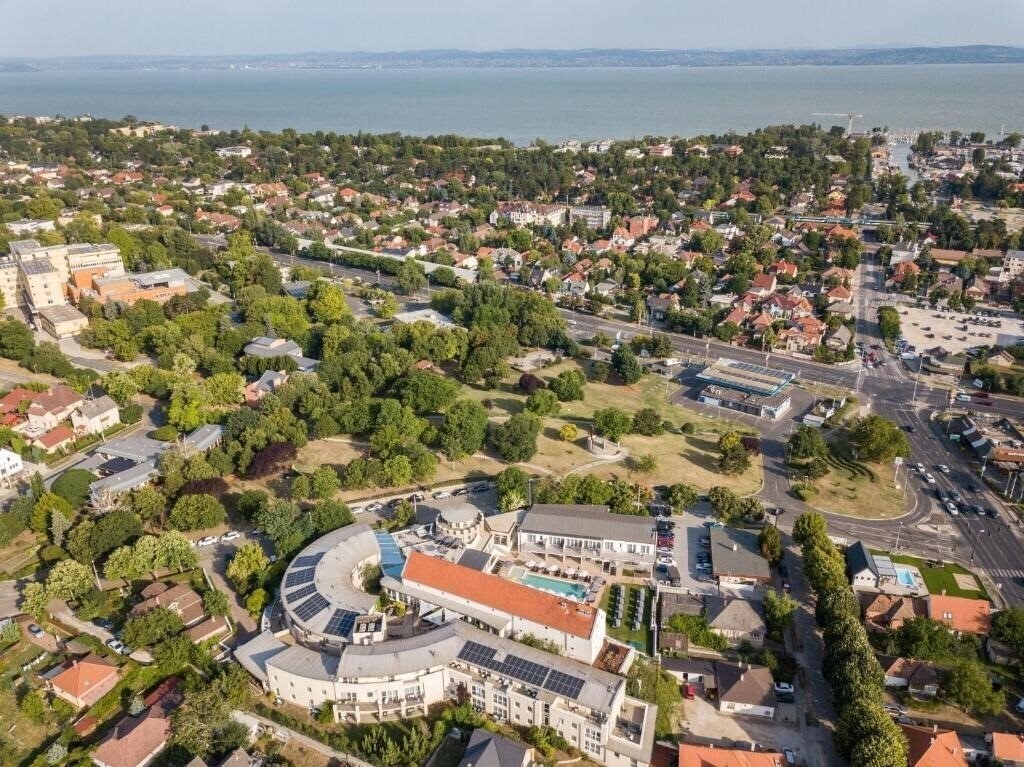Картинка Ce Plaza Hotel 4*