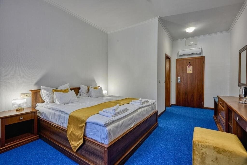 Фото Bassiana Hotel 4*