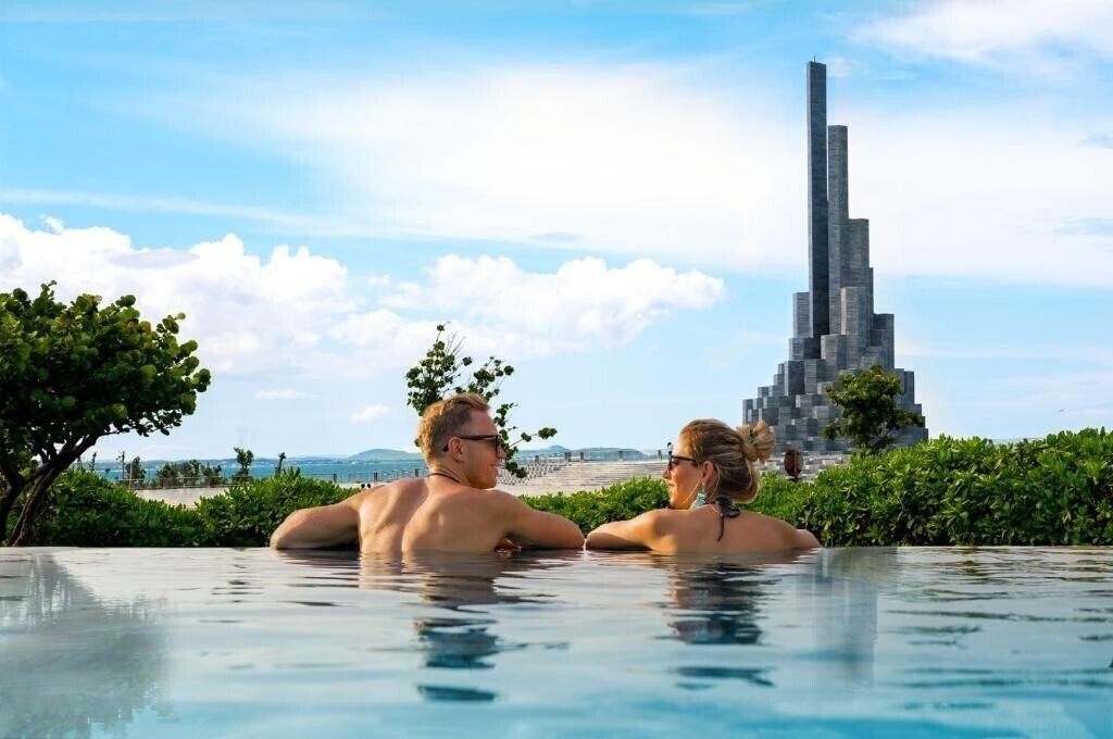 Готель Stelia Beach Resort 5*