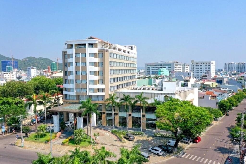 Готель Saigon Quy Nhon Hotel 4*