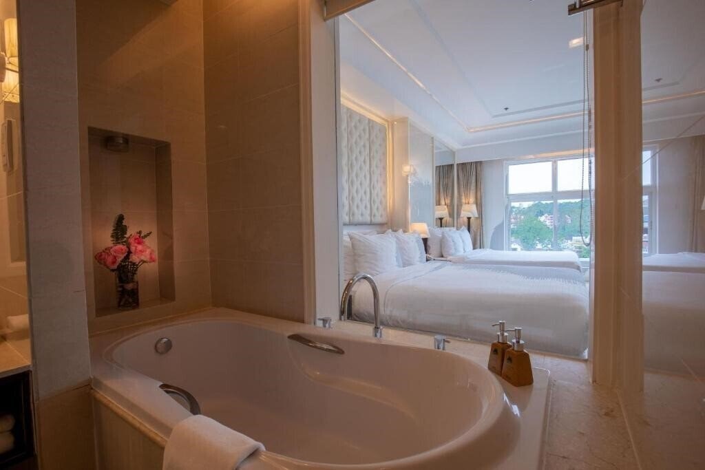 Фотографія La Sapinette Hotel Dalat 4*