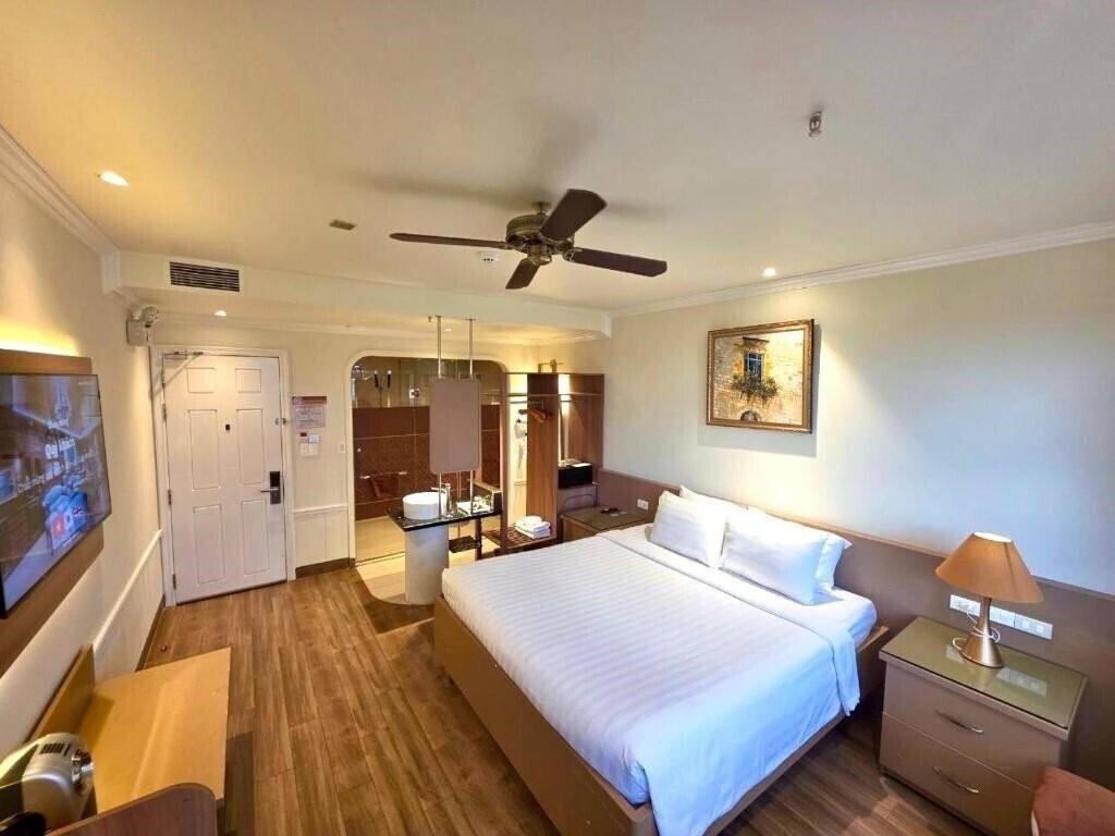 Готель Tulip Hotel 2 2*