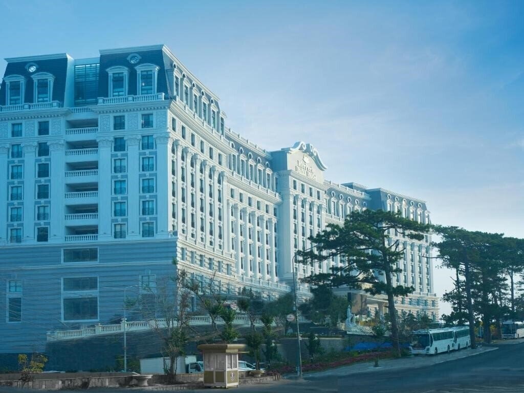 Готель MerPerle Dalat Hotel 5*