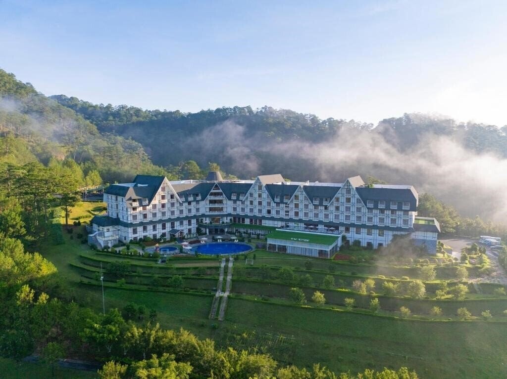 Фото Swiss Belresort Tuyen Lam 4*