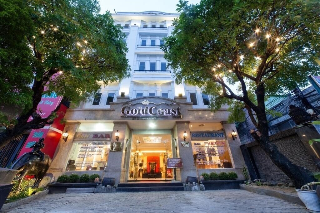 Отель Gold Coast Hotel 3*