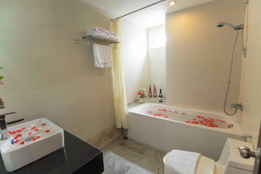 Фото Hoang Sa Hotel 3*