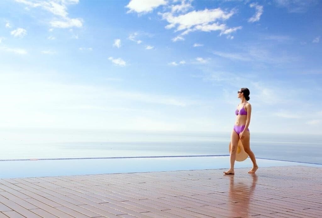Готель A La Carte Da Nang Beach 4*