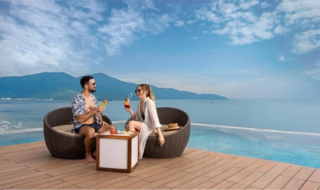 Изображение A La Carte Da Nang Beach 4*