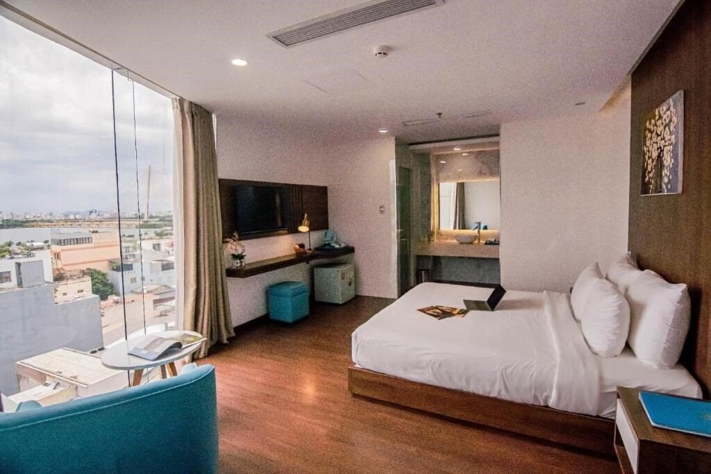 Готель Gold Central Hotel by Haviland 4*