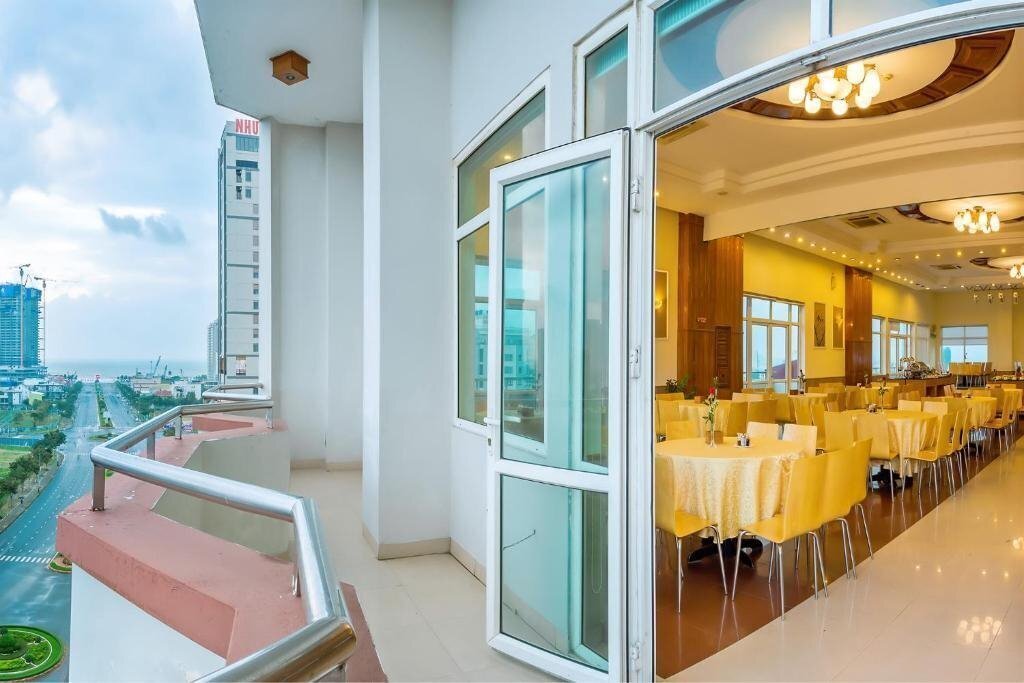 Готель Golden Sea 3*