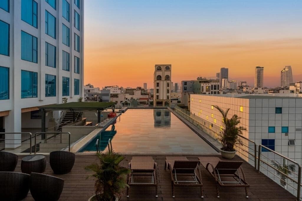 Фото Royal Lotus Da Nang 4*