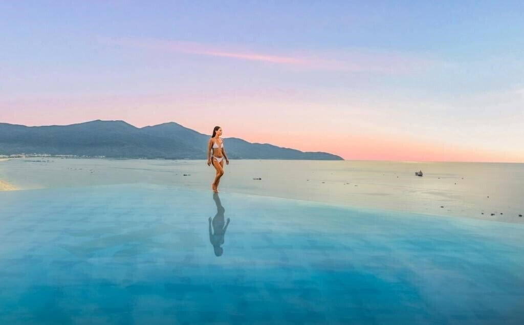 Готель Mandila Beach Hotel 4*