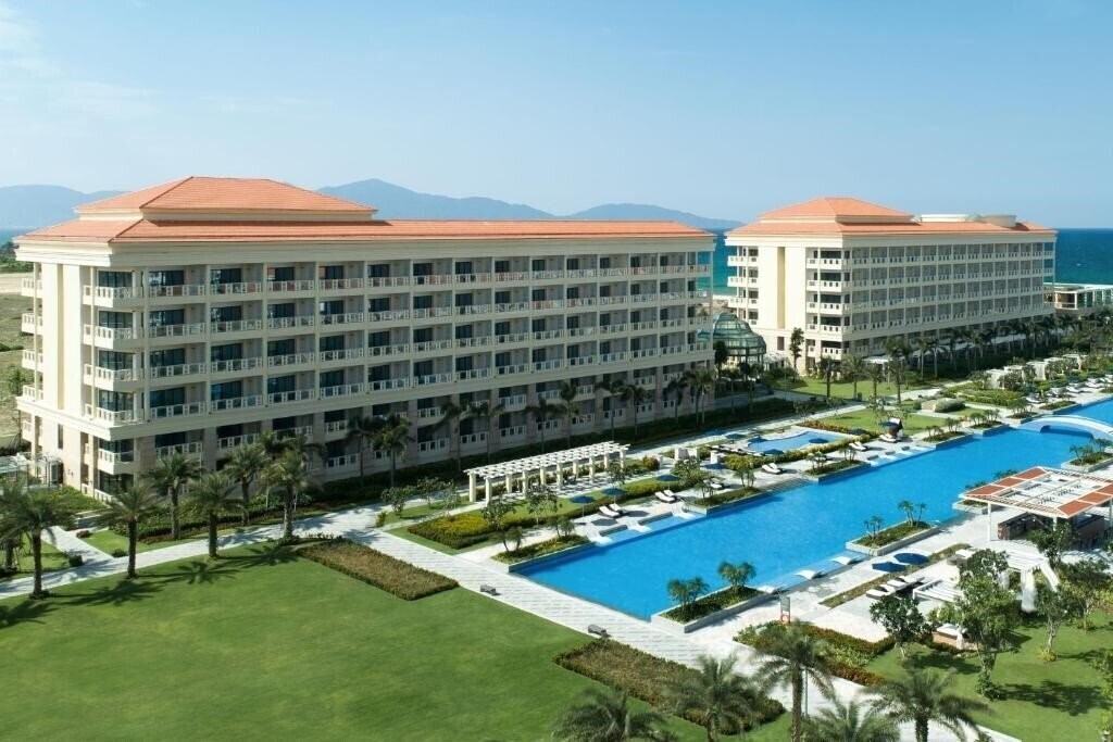 Готель Sheraton Grand Danang Resort 5*