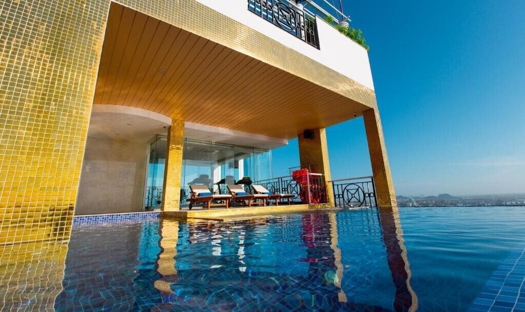 Картинка Fivitel Danang Hotel 4*