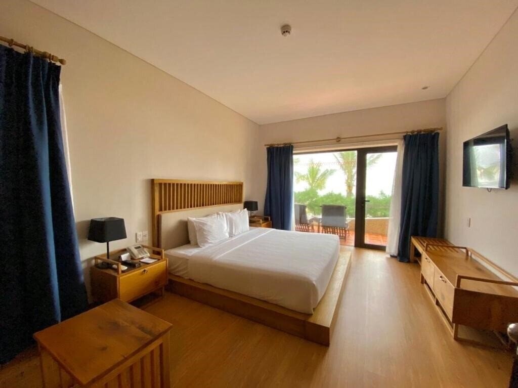 Фото Centara Sandy Beach Resort Danang 4*