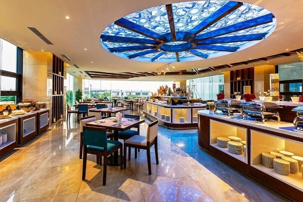 Изображение Maximilan Danang Beach Hotel 4*