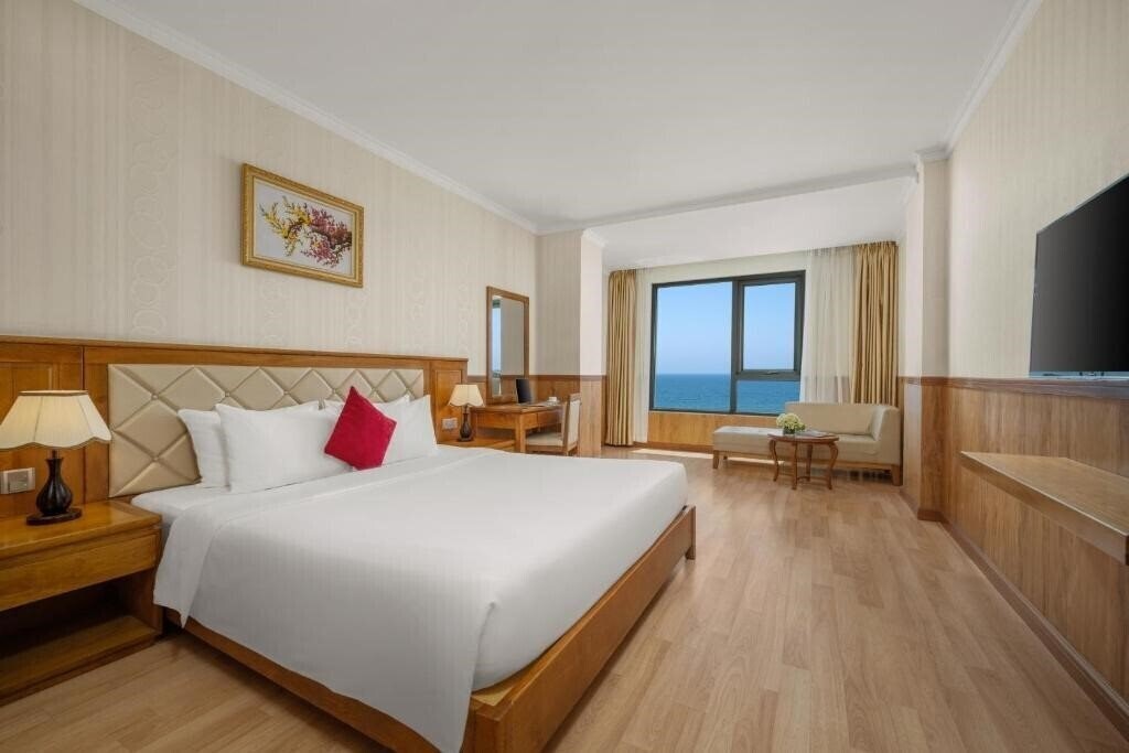Картинка Serene Beach Hotel 4*