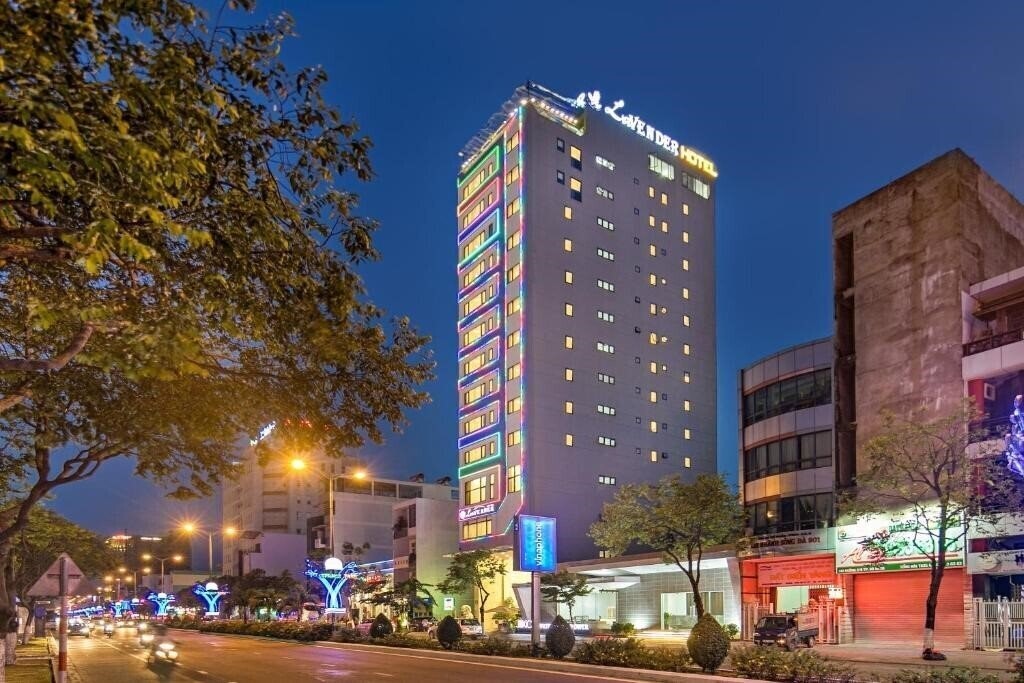 Отель Lavender Riverside Hotel Danang 3*