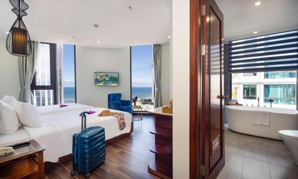 Фотографія Menora Premium Da Nang 3*