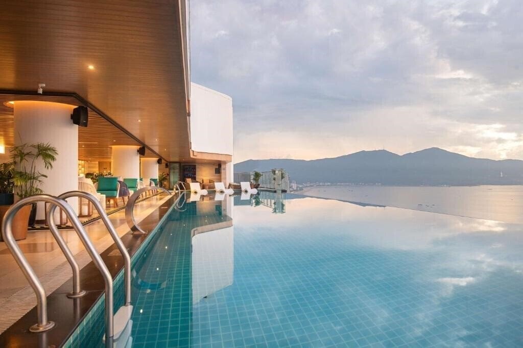 Фото Radisson Hotel Danang 5*
