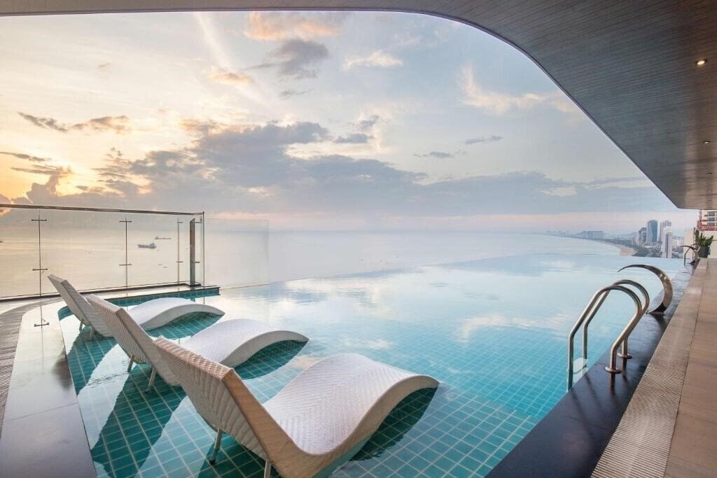 Картинка Radisson Hotel Danang 5*