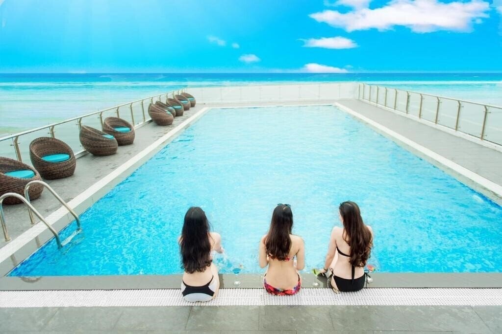 Фотография Yarra Ocean Suites Danang 4*