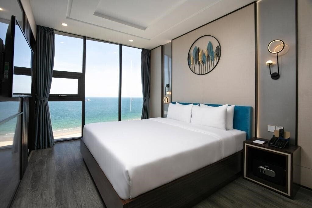 Фотографія Mangata Beachfront Hotel Danang 4*