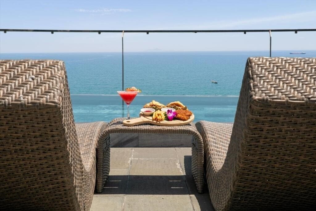 Зображення Mangata Beachfront Hotel Danang 4*