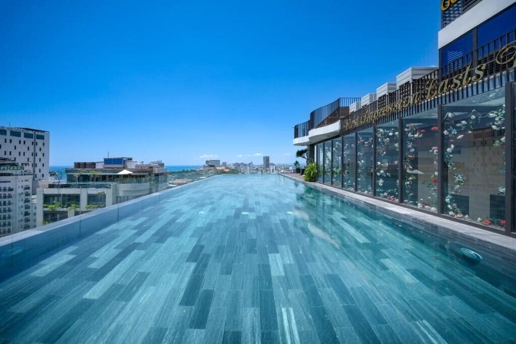 Готель Golden Lotus Grand Hotel Da Nang 4*