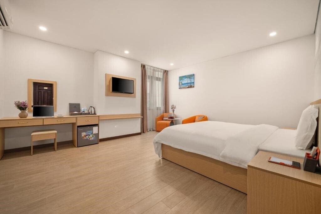 Фото Lunar Hotel 4*