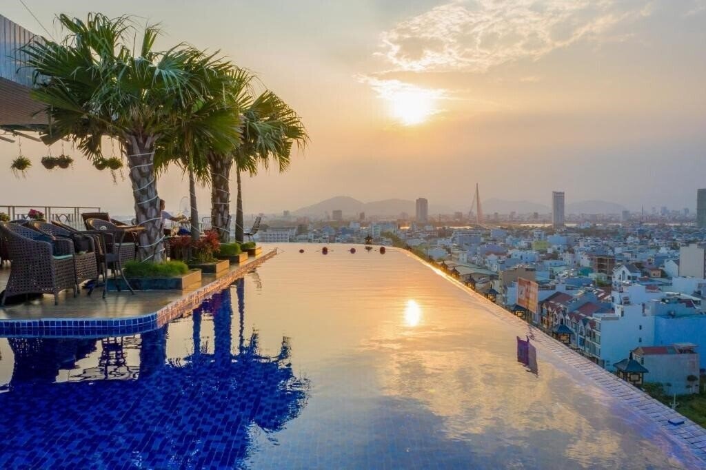 Готель Sea Queen Hotel (ex. Fivitel Queen Danang) 3*
