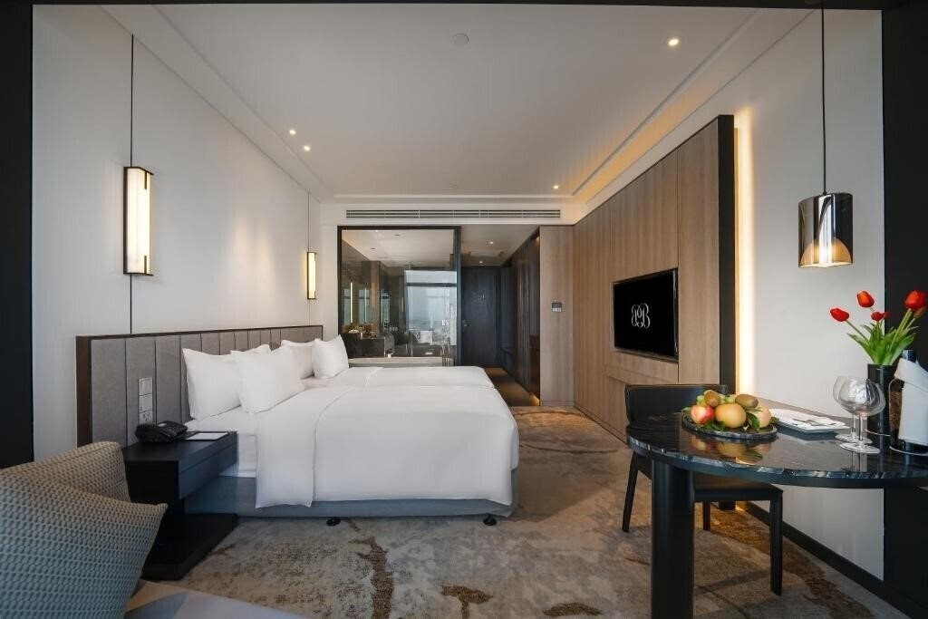 Картинка Crowne Plaza Danang City Centre (ex. Bay Capital Danang) 5*