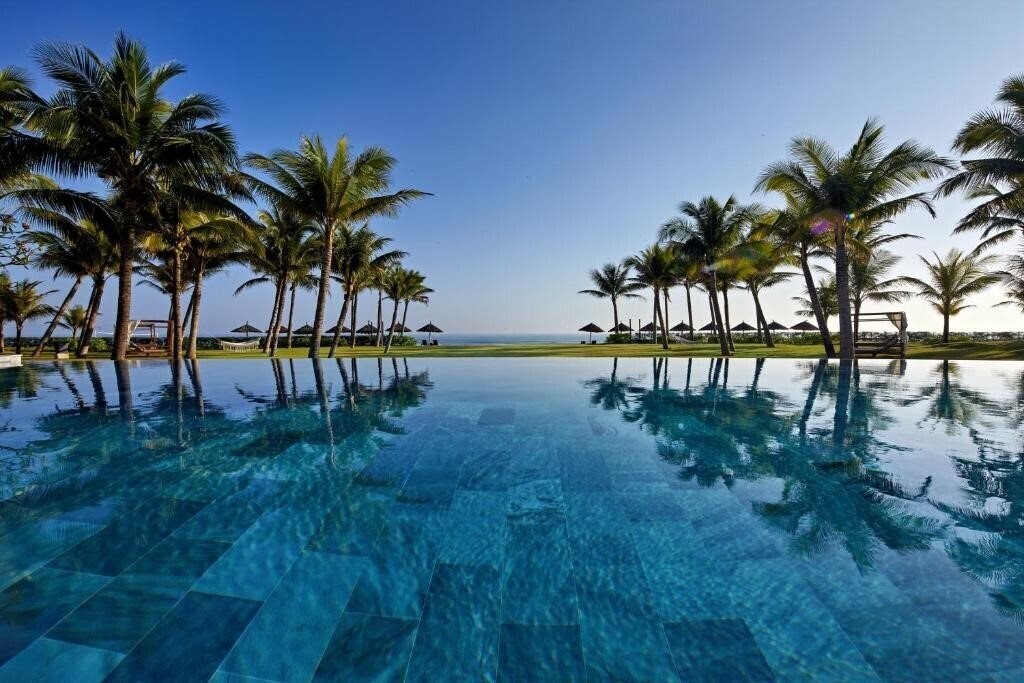 Картинка Wyndham Hoi An Royal Beachfront Resort & Villas (ex. Hoi An Royal Beachfront Villas) 5*