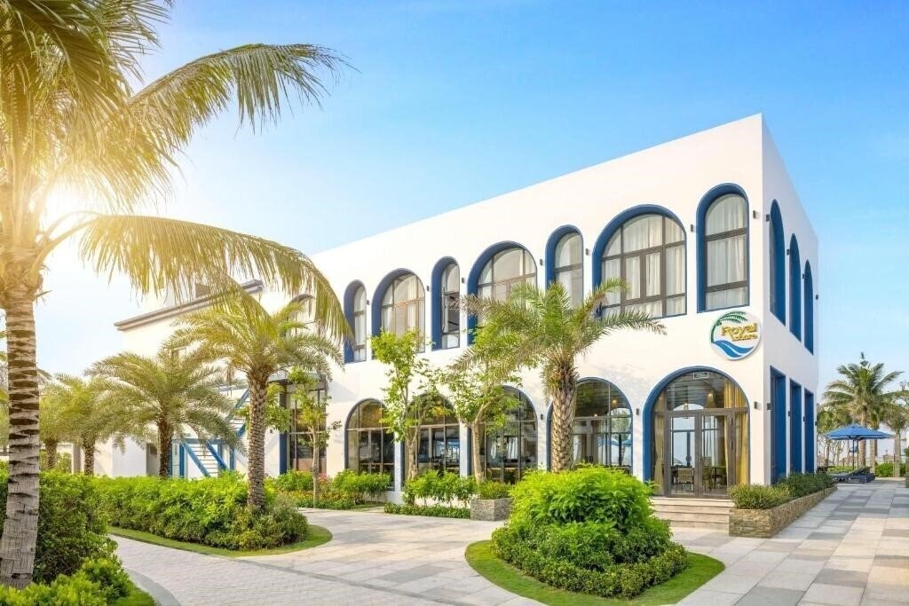 Фото Wyndham Hoi An Royal Beachfront Resort & Villas 5*