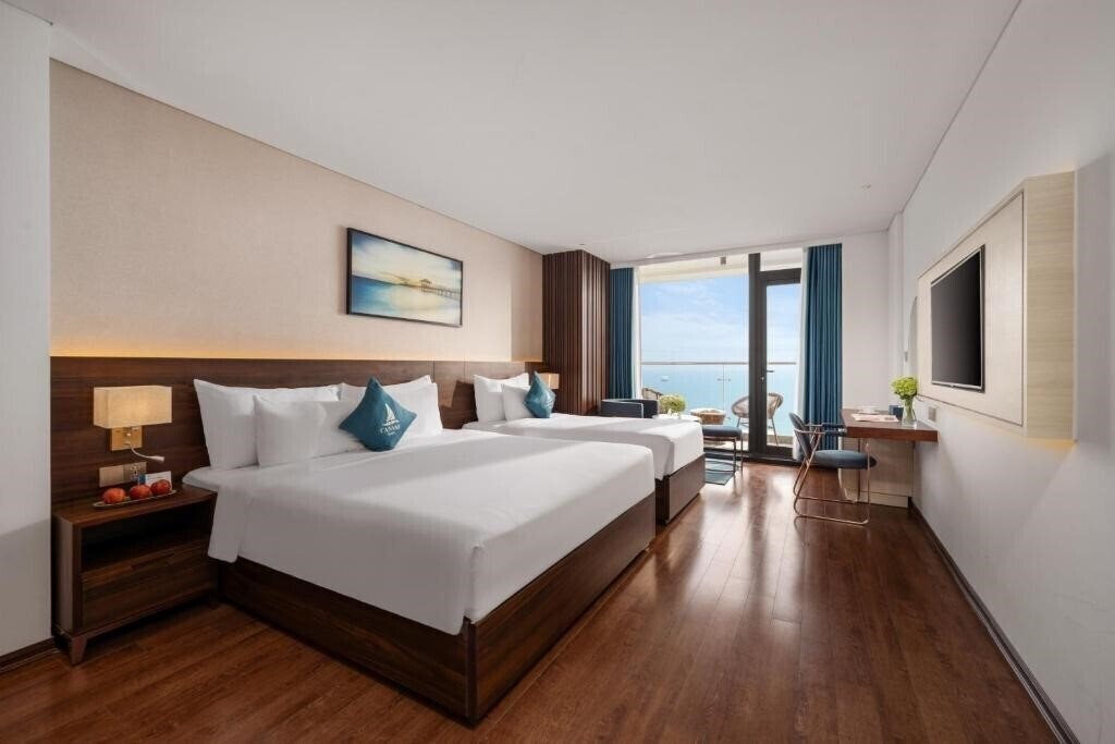 Зображення Canvas Danang Beach Hotel 4*