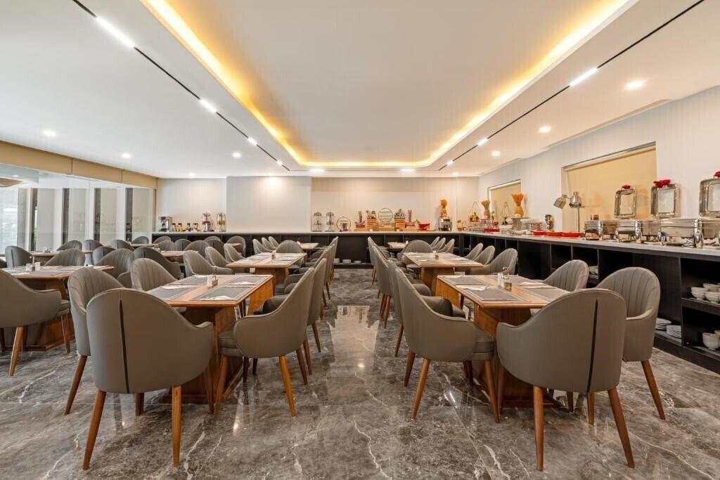 Зображення Mercy Emerald Hotel 4*