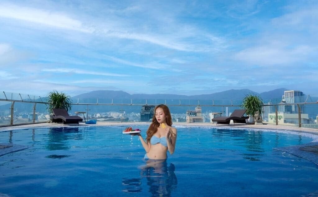 Фотографія Merry Land Hotel 4*