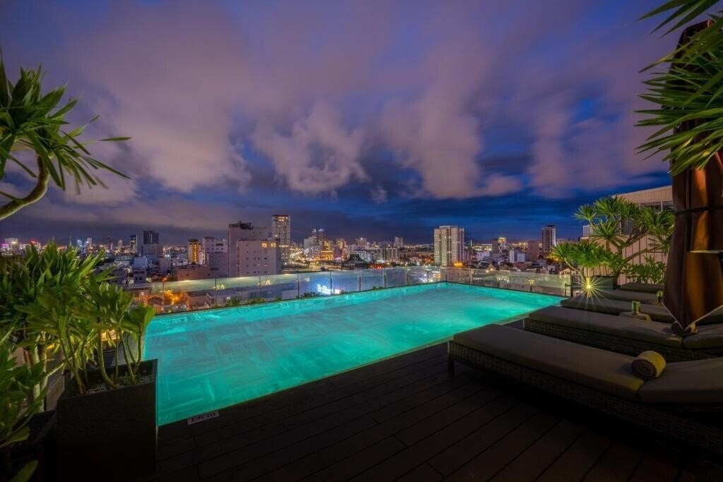 Готель Legend Boutique Hotel 4*
