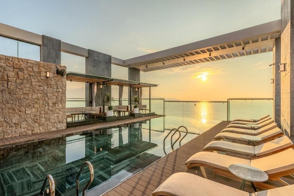 Фото Phuc Long Luxury Hotel 4*