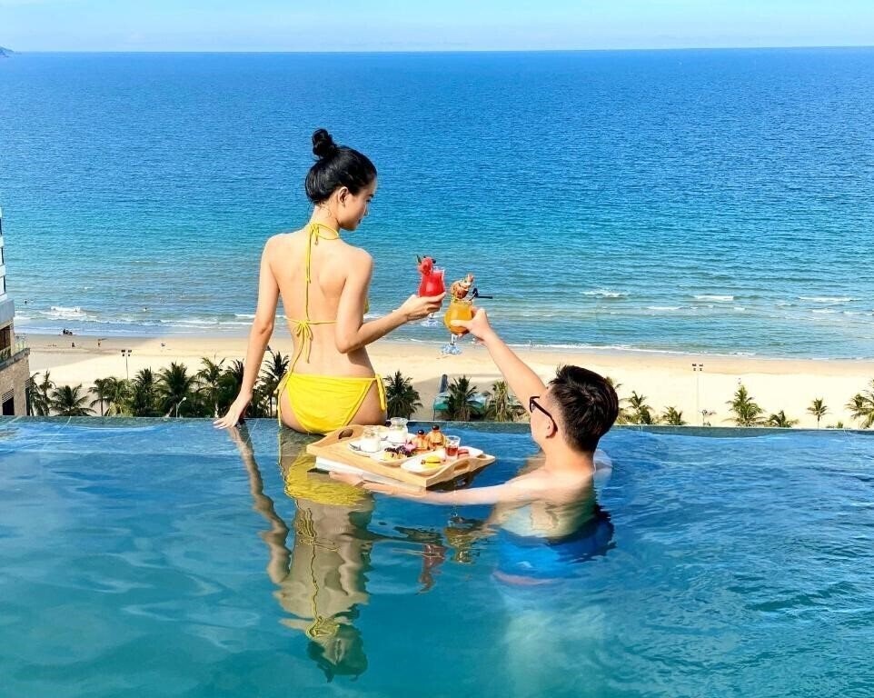 Отель Santa Luxury Hotel 4*