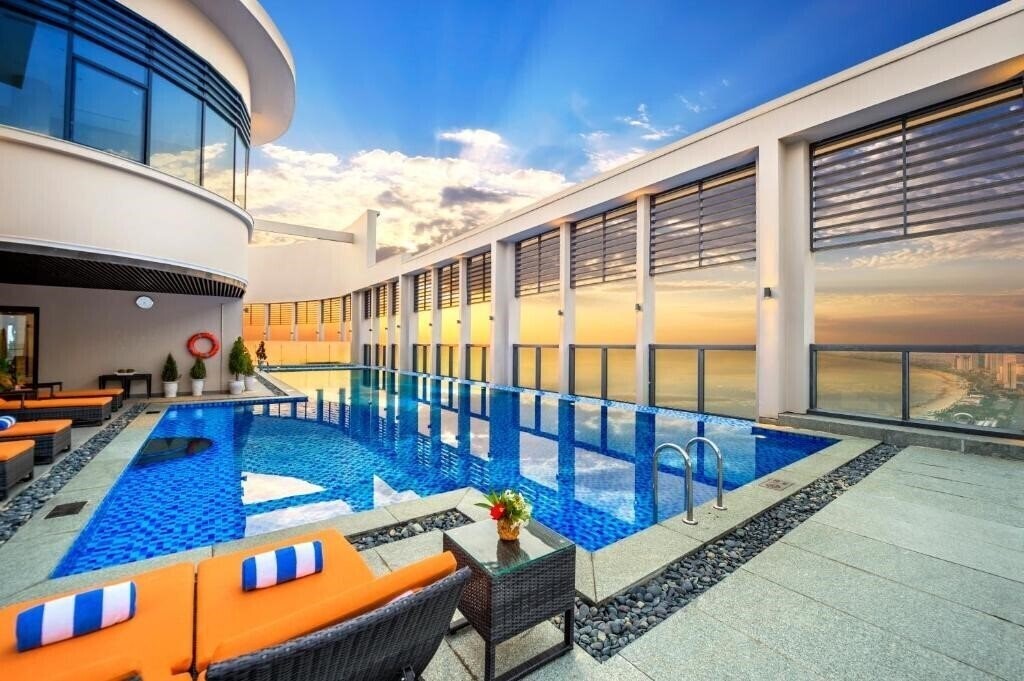 Готель Altara Suites Da Nang Managed by AHG 4*