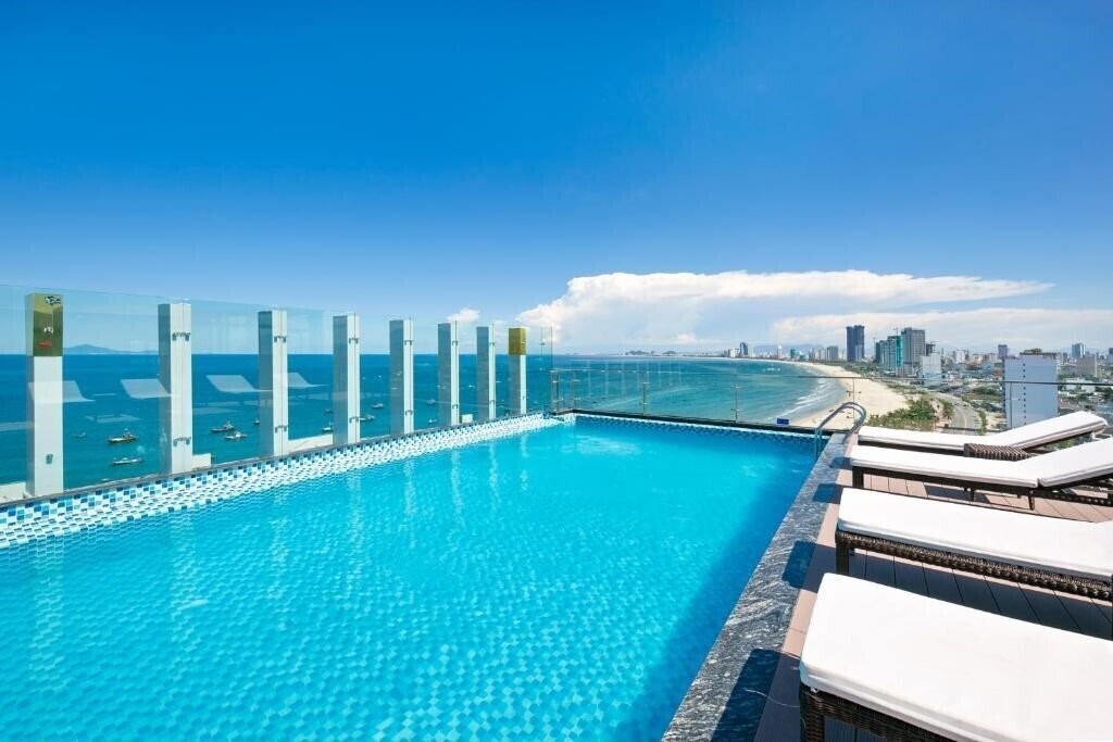 Готель Alisia Beach Hotel Da Nang 3*