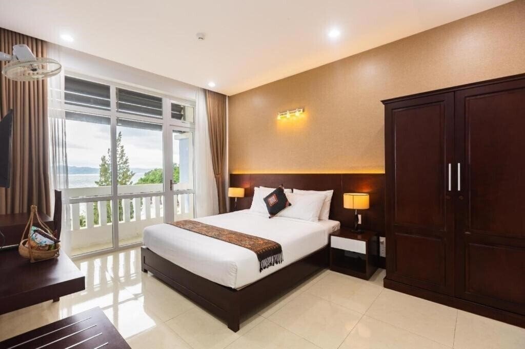 Отель Navy Hotel Danang 3*