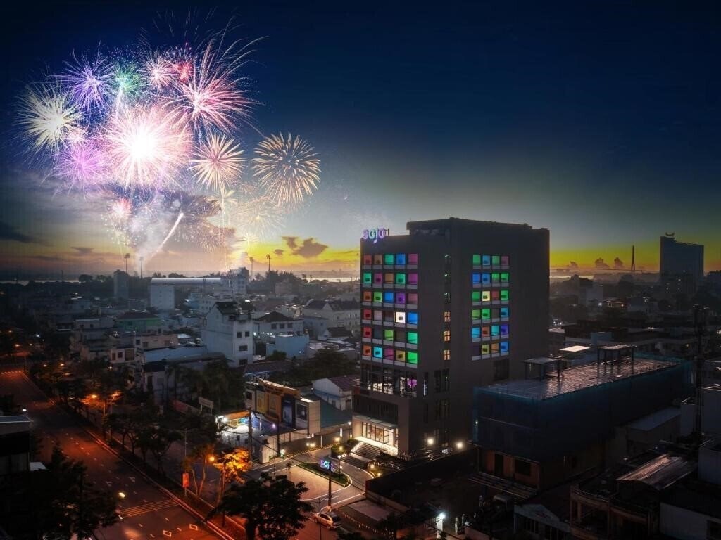 Фото SOJO Hotel Da Nang 4*