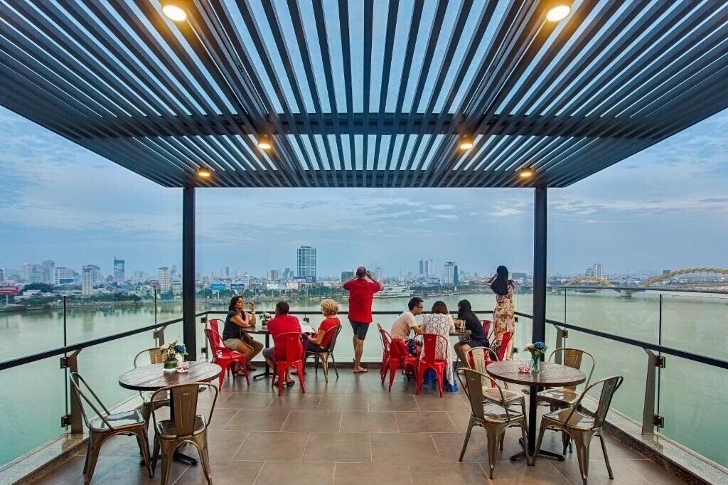 Отель Avora Hotel 3*
