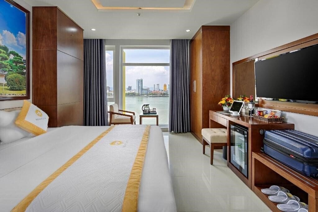 Готель Merry Hotel 3*