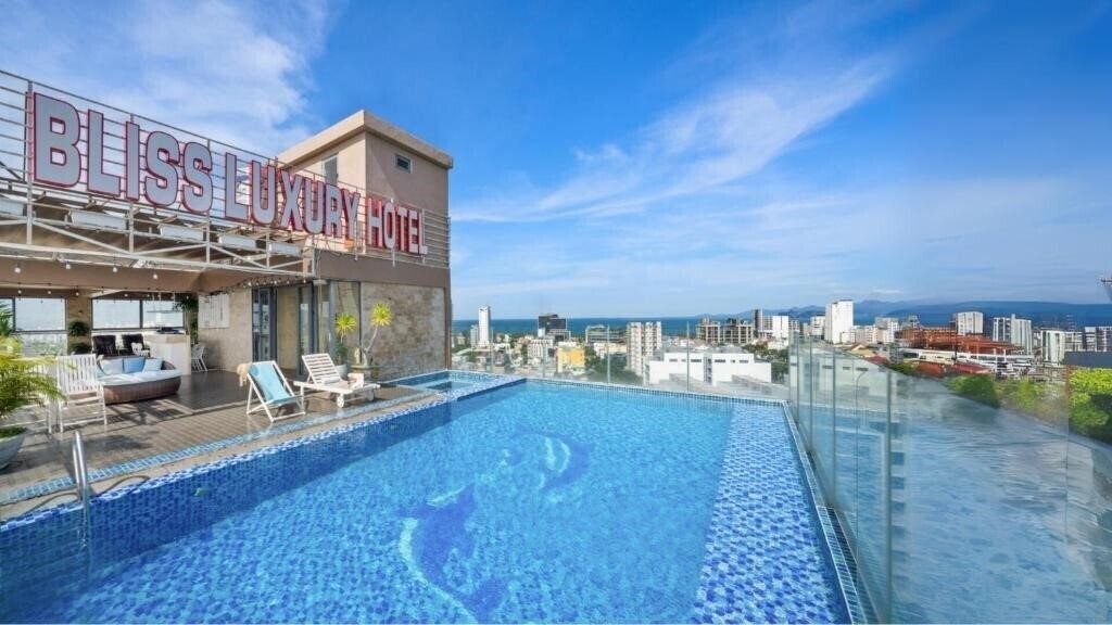 Готель Bliss Luxury Hotel Danang 4*