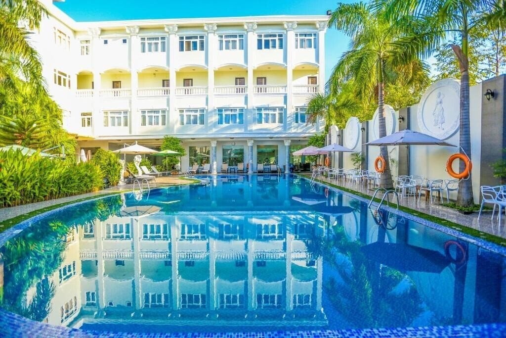 Готель Eden Plaza Danang 4*