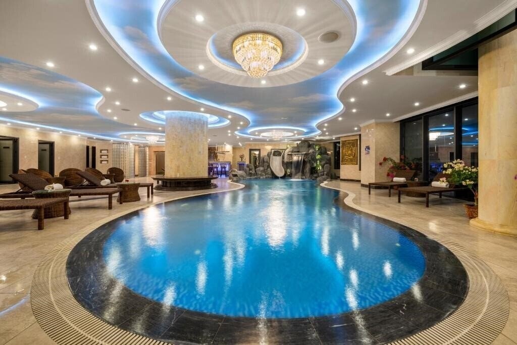 Отель V Hotel Danang Beach 4*