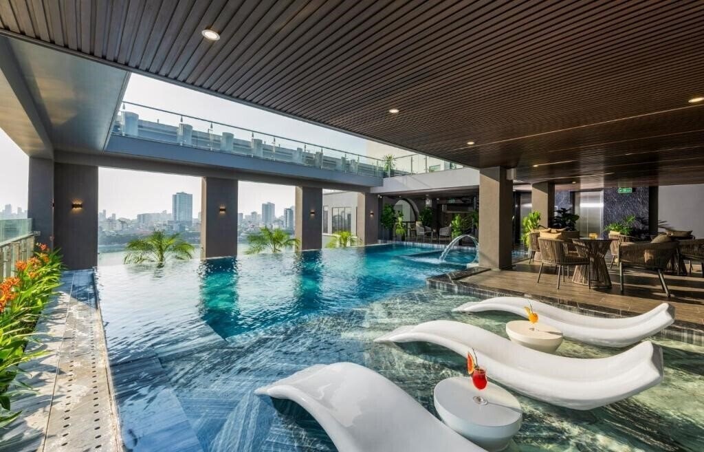 Готель Tan Phuong Nam Galaxy Hotel 4*
